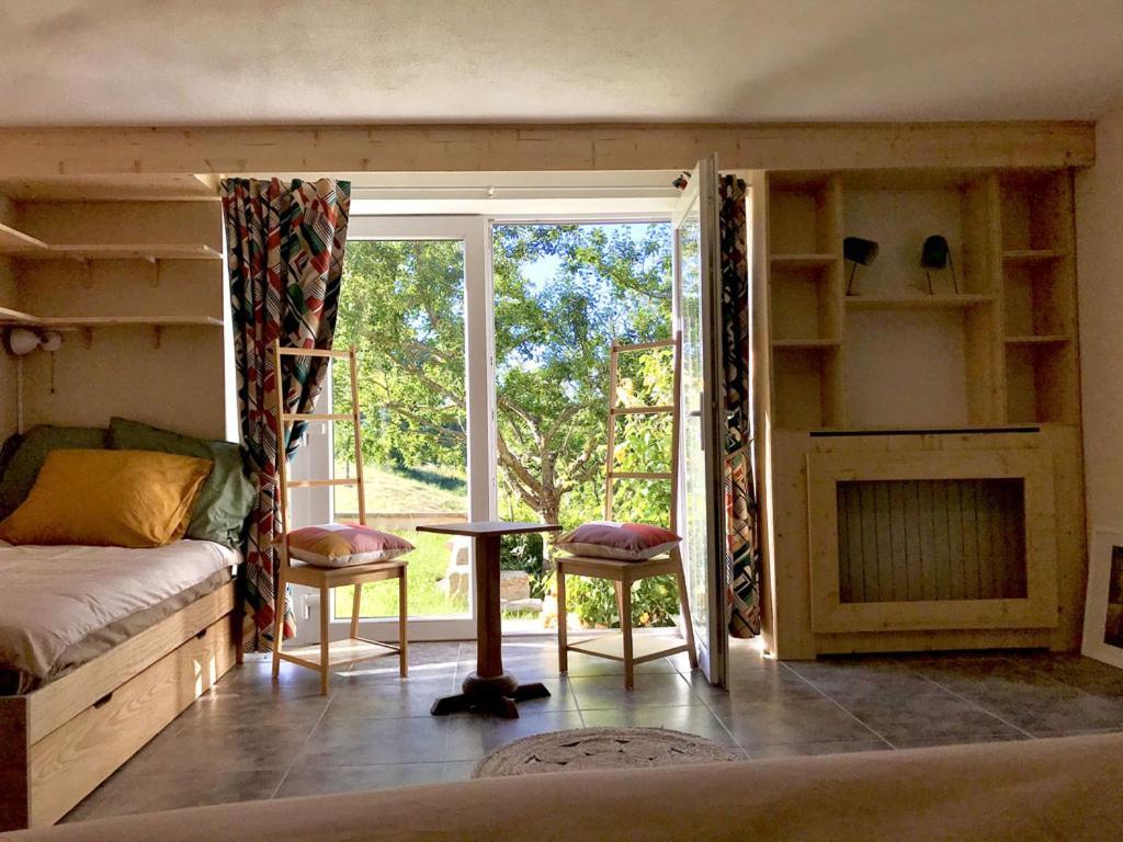 Chambre Jazzy - Gite Les Zazous Lormes Extérieur photo